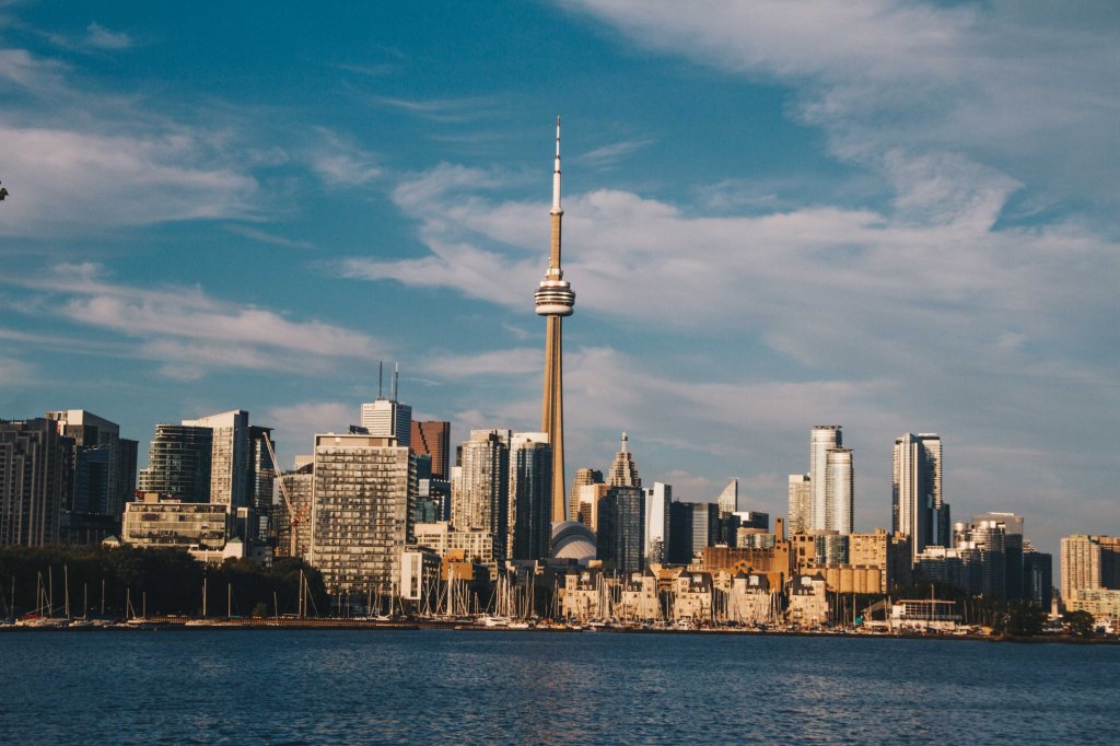 Moving To Canada: Everything You Need to&nbsp;Know